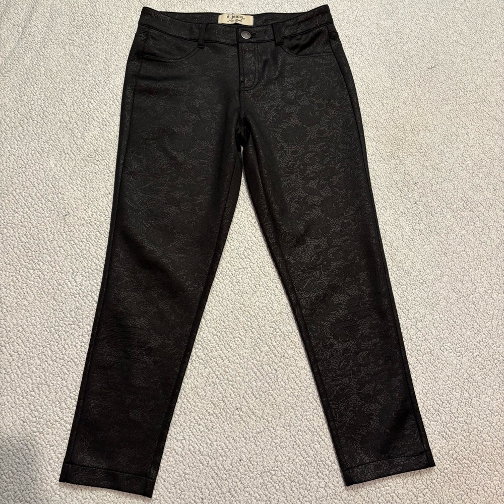 D. Jeans New York Women's BlackFloral SkinnyPants Size 30x29 MidRise StretchSl